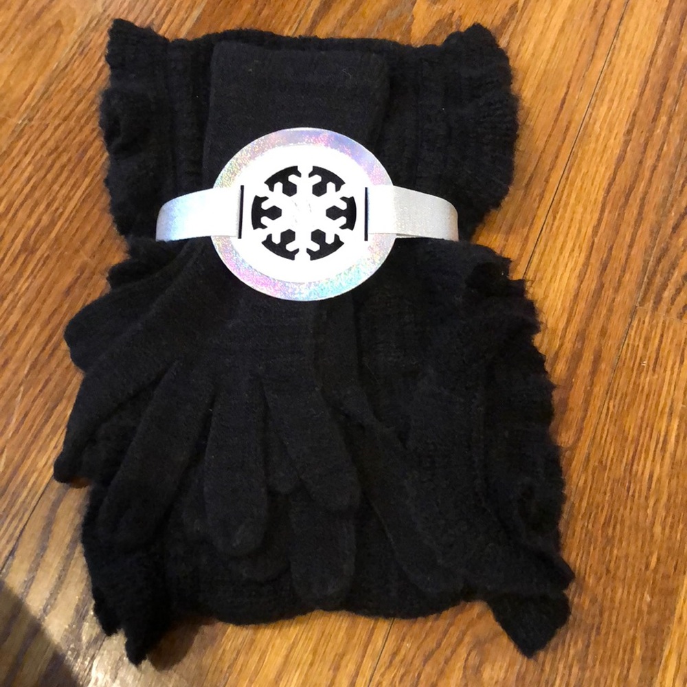 NY & Co. black gloves and scarf set
